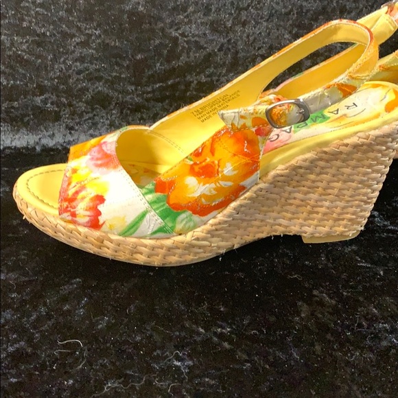 Rampage floral wedge - Picture 4 of 8